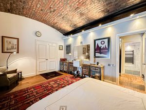 Photo 16- click for photo gallery